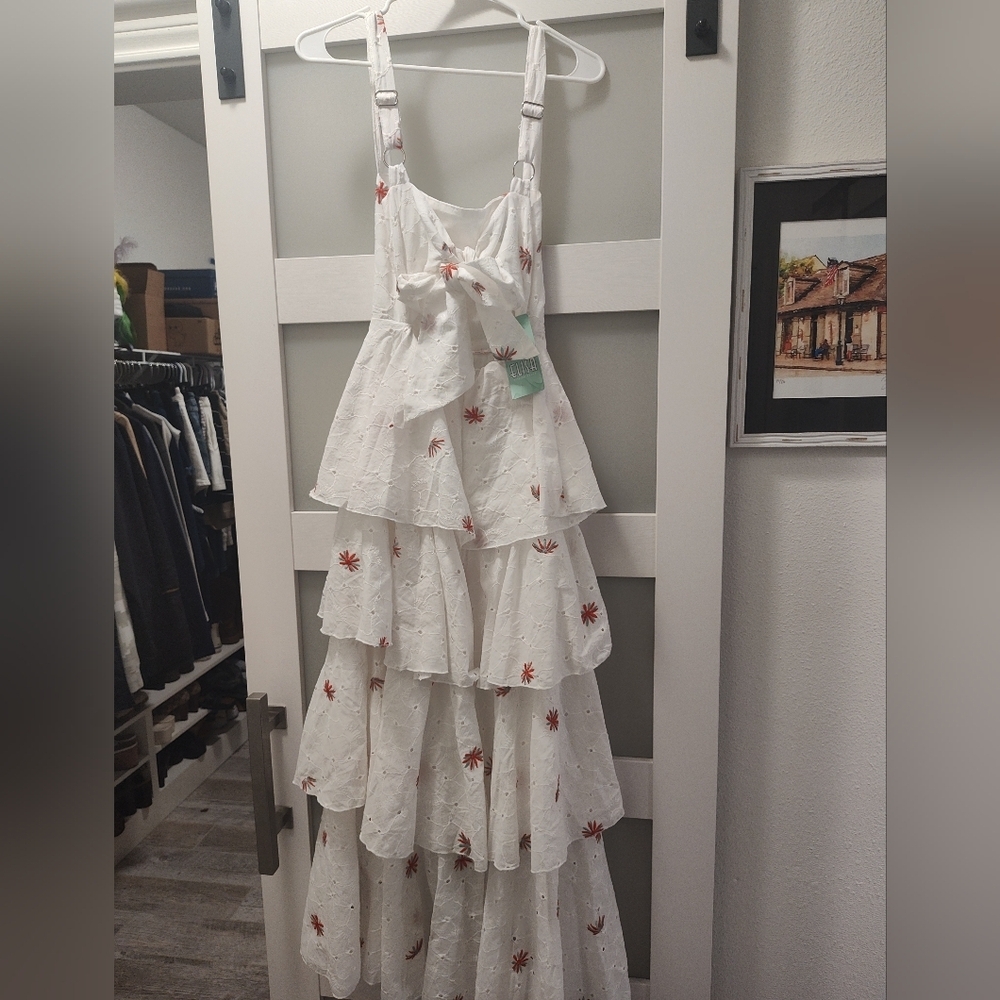 NWT Elisa Dress - Elegant White Floral Tiered Dress - Size M - Picture 5 of 7